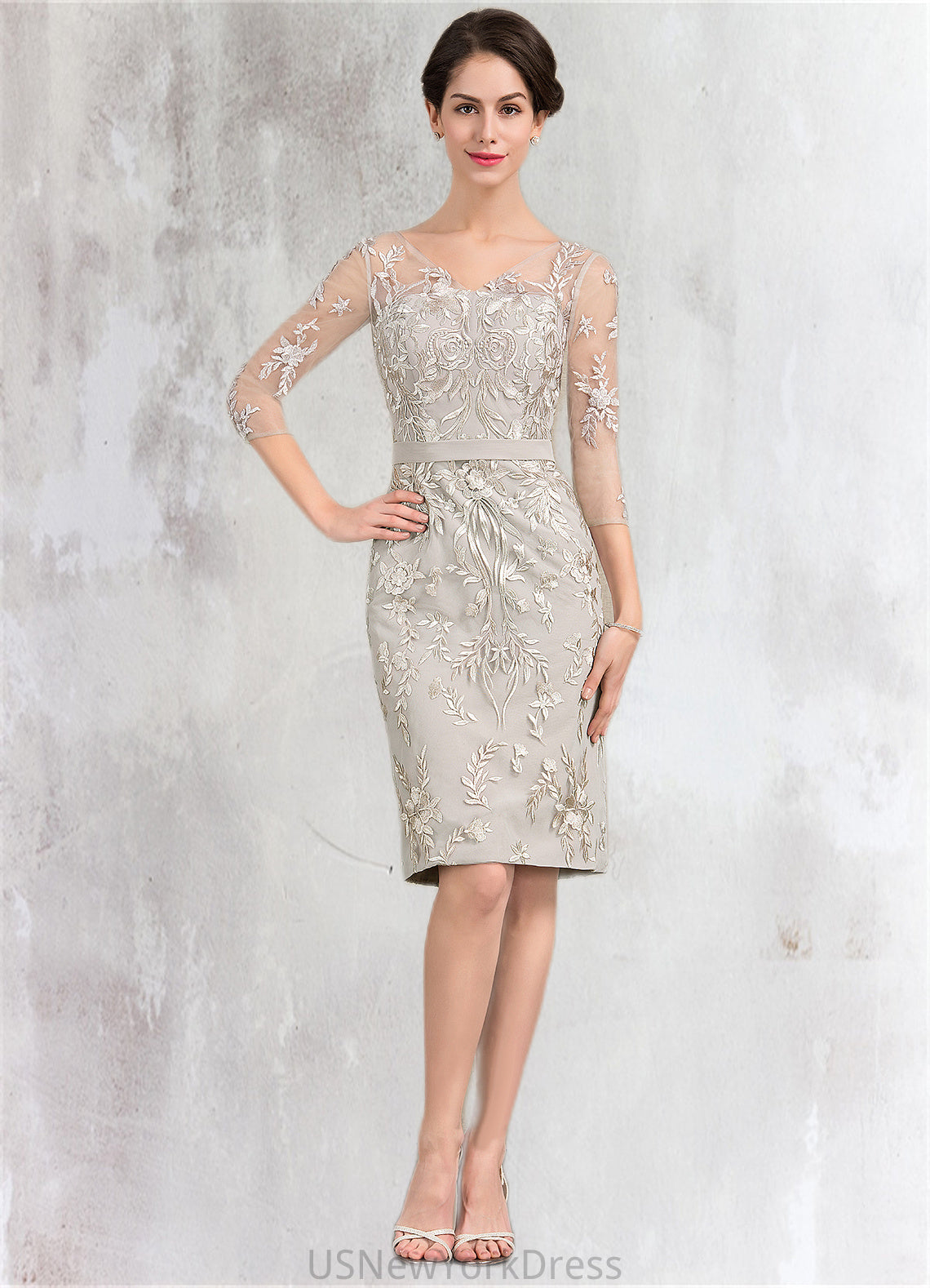 Scarlett Sheath/Column V-neck Knee-Length Lace Mother of the Bride Dress DJ126P0014570