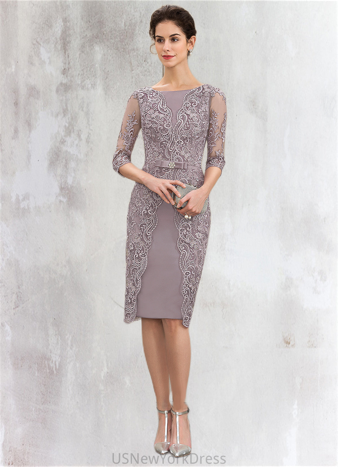 Mariam Sheath/Column Scoop Neck Knee-Length Satin Lace Mother of the Bride Dress With Beading Bow(s) DJ126P0014727