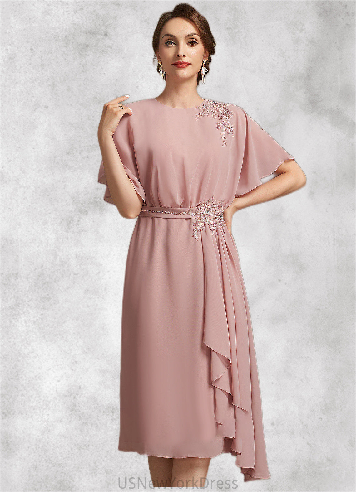 Lizeth Sheath/Column Scoop Neck Knee-Length Chiffon Mother of the Bride Dress With Appliques Lace DJ126P0014829