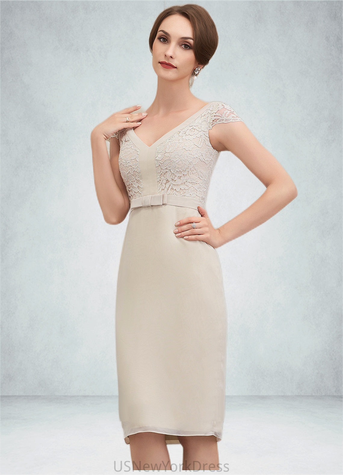 Cameron Sheath/Column V-neck Knee-Length Chiffon Lace Mother of the Bride Dress With Bow(s) DJ126P0014924