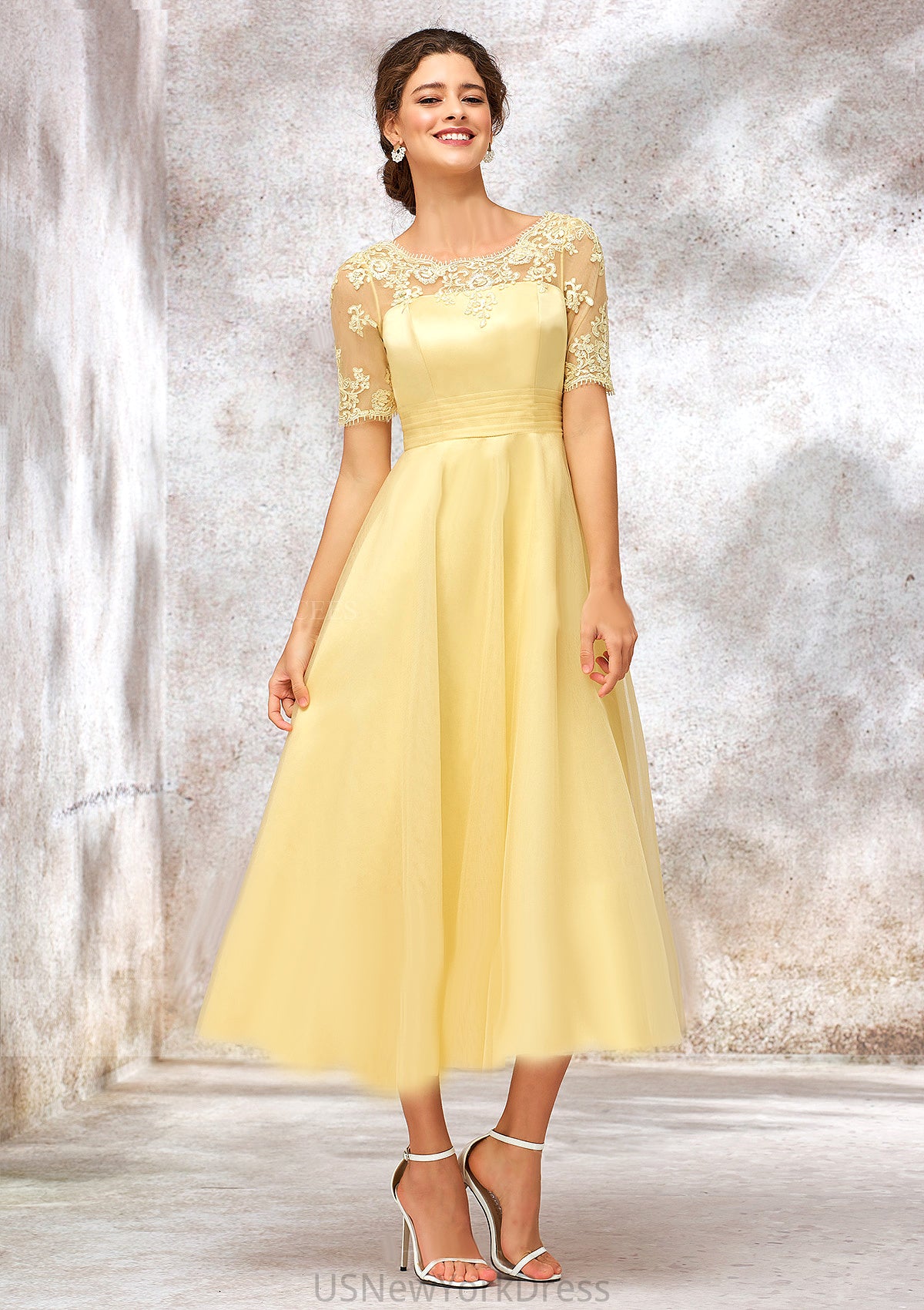 Short Sleeve A-line/Princess Tulle Bateau Bridesmaid Dresses With Lace Appliqued Aubrie DJP0025351