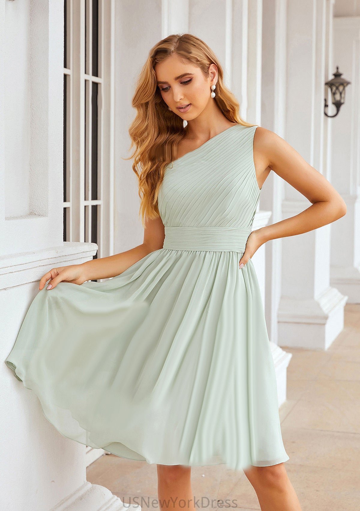 A-line One-Shoulder Sleeveless Chiffon Knee-Length Bridesmaid Dresses With Pleated Aliya DJP0025379