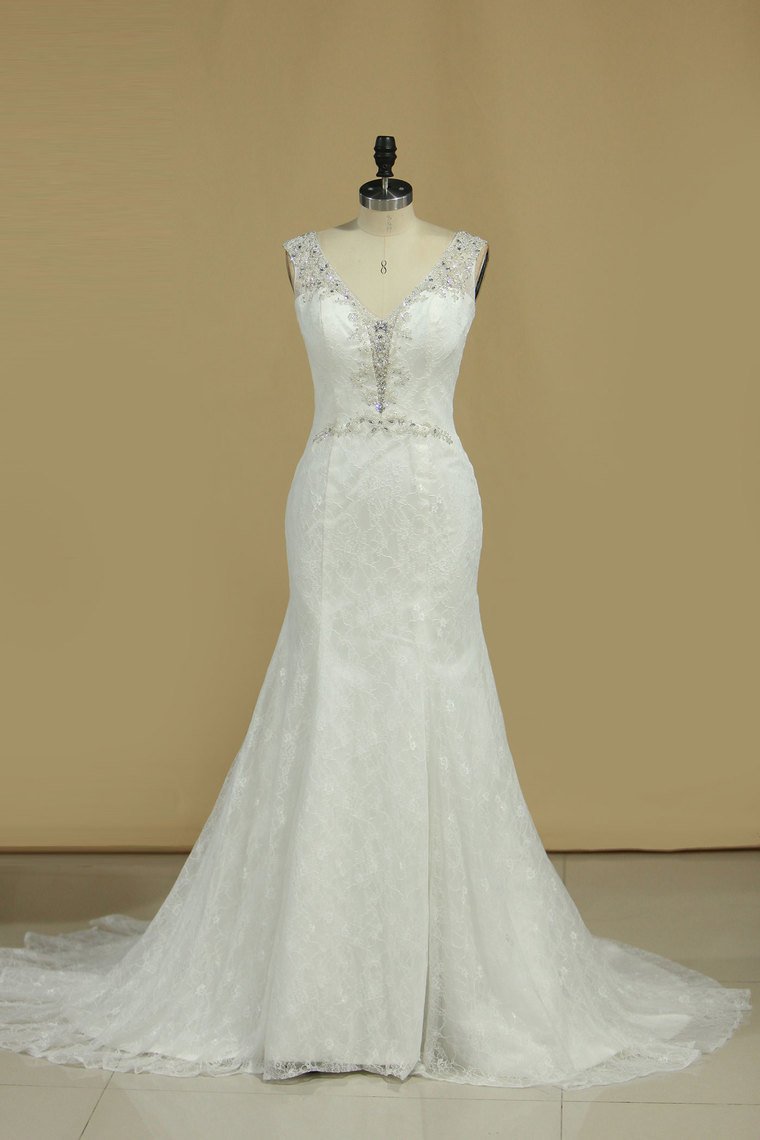 2024 Lace Wedding Dresses Mermaid V Neck With Beading Sweep Train