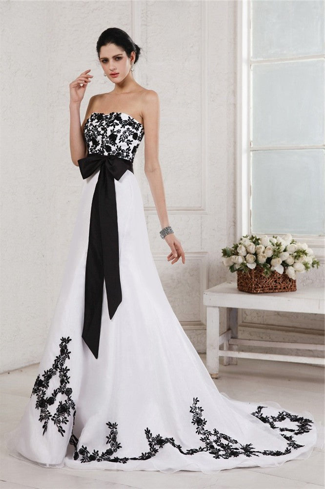 Net Sweetheart Sleeveless A-Line/Princess Long Sash Embroidery Satin Wedding Dresses