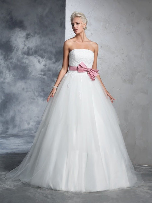 Sleeveless Ball Long Gown Bowknot Strapless Net Wedding Dresses