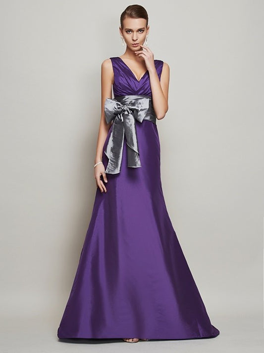 A-Line/Princess Sash/Ribbon/Belt Sleeveless V-neck Long Taffeta Dresses