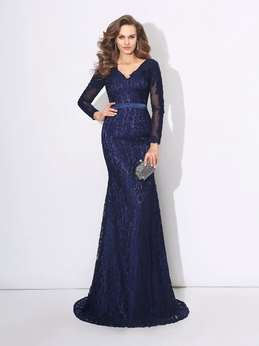 Sheath/Column Long V-neck Sleeves Long Lace Dresses