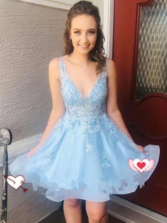 A-Line/Princess Tulle V-neck Sleeveless Applique Short/Mini Homecoming Dresses