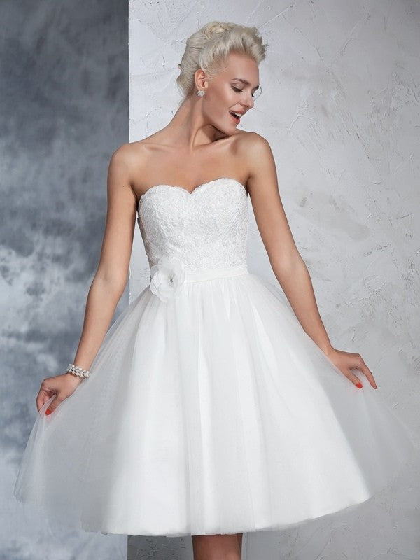 Sweetheart Hand-made Sleeveless A-Line/Princess Short Flower Net Wedding Dresses