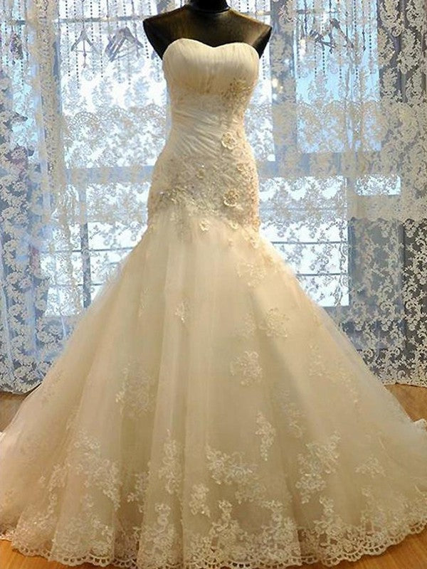 Tulle Sweetheart Applique Court Trumpet/Mermaid Sleeveless Train Wedding Dresses