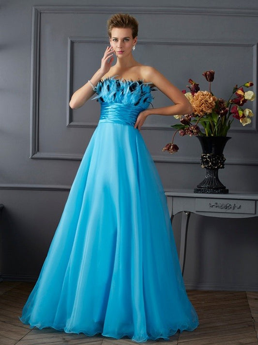 A-Line/Princess Sleeveless Strapless Long Chiffon Dresses