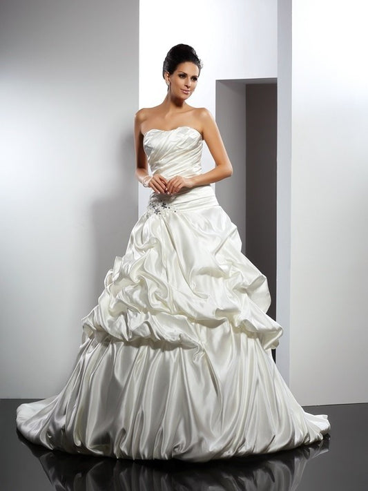 Sweetheart Sleeveless Ball Long Gown Satin Wedding Dresses