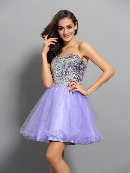 A-Line/Princess Sweetheart Beading Applique Sleeveless Short Homecoming Dresses Net Cocktail Dresses Kristen