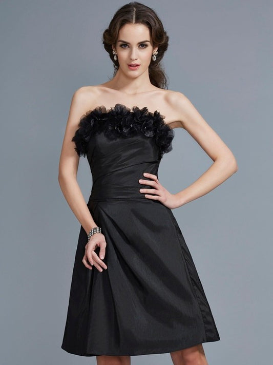 Hand-Made Flower Strapless Short Sleeveless Sheath/Column Taffeta Bridesmaid Dresses