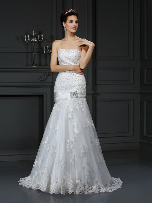 Strapless Sleeveless Sheath/Column Long Applique Satin Wedding Dresses