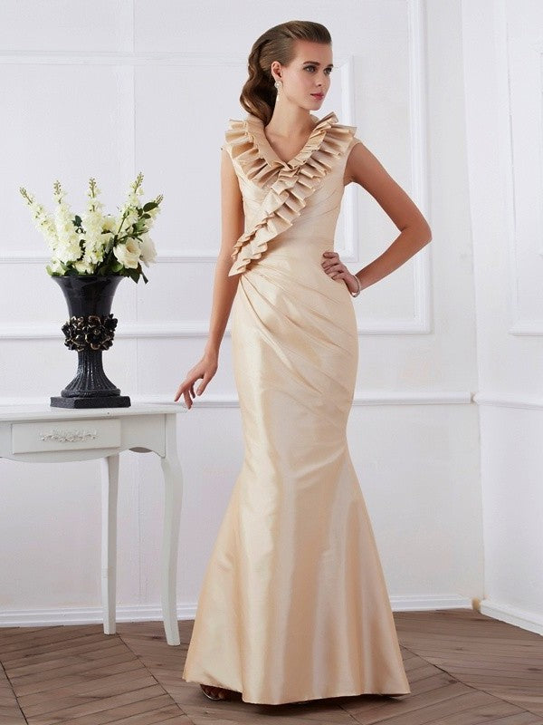 Taffeta Mother Short Sheath/Column Long Ruffles of V-neck Sleeves the Bride Dresses