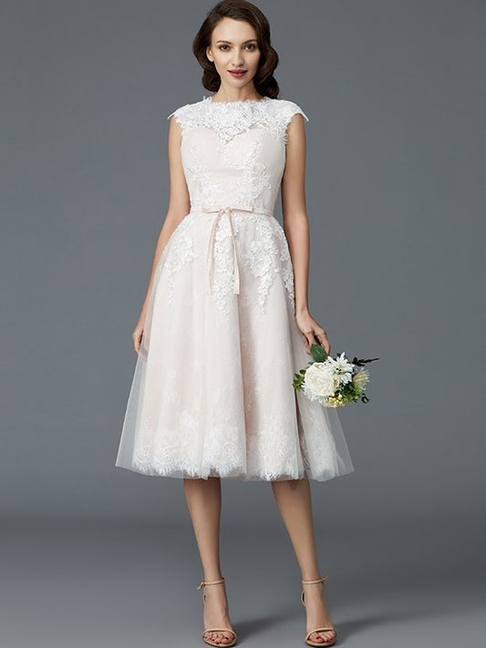 Sleeveless Knee-Length Bateau A-Line/Princess Tulle Wedding Dresses