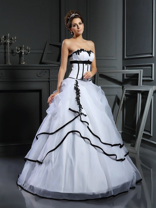 Ball Long Gown Sweetheart Sleeveless Applique Satin Wedding Dresses