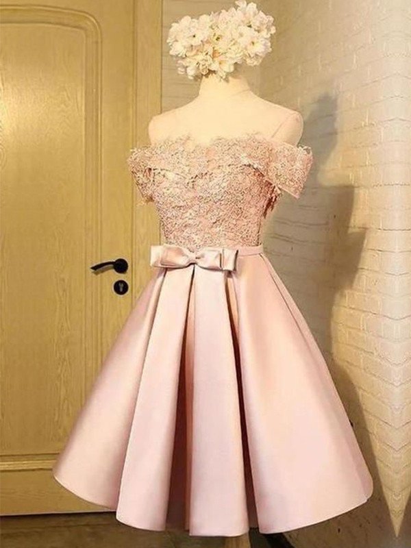 A-Line/Princess Satin Off-the-Shoulder Sleeveless Applique Short/Mini Homecoming Dresses