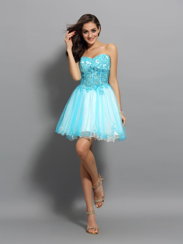 A-Line/Princess Kendal Sweetheart Applique Beading Sleeveless Short Satin Cocktail Homecoming Dresses Dresses