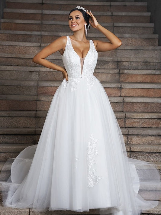 V-neck Sweep/Brush Sleeveless Applique Tulle A-Line/Princess Train Wedding Dresses