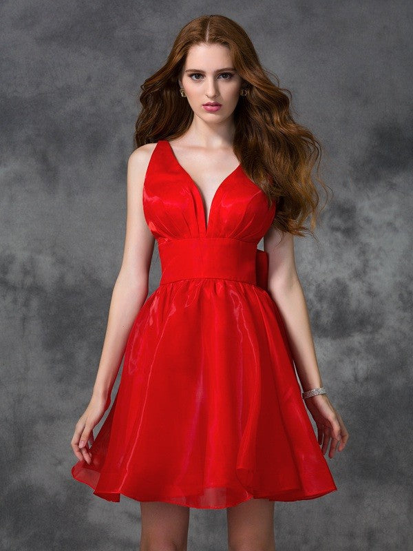 Homecoming Dresses A-line/Princess V-neck Sash/Ribbon/Belt Ashleigh Sleeveless Short Organza Cocktail Dresses