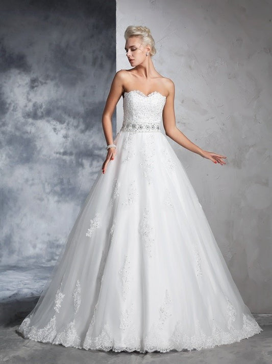 Long Sweetheart Gown Applique Sleeveless Ball Net Wedding Dresses