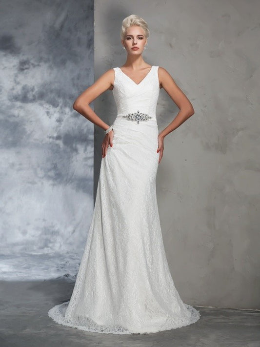 V-neck Long Lace Trumpet/Mermaid Sleeveless Lace Wedding Dresses