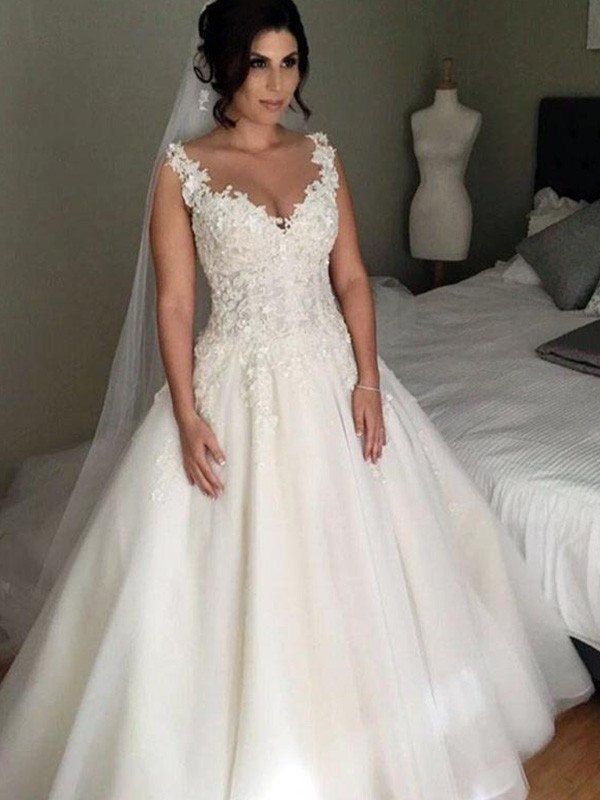 Sleeveless Ball V-neck Train Applique Court Lace Gown Tulle Wedding Dresses