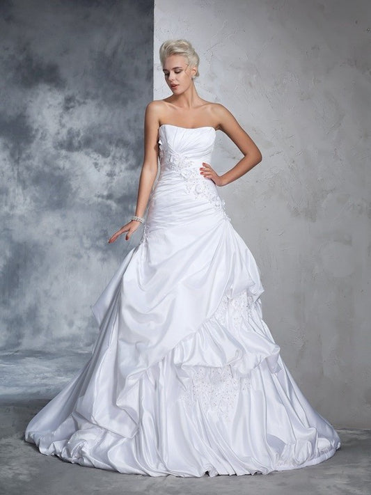 Long Strapless Sleeveless Gown Ball Applique Satin Wedding Dresses