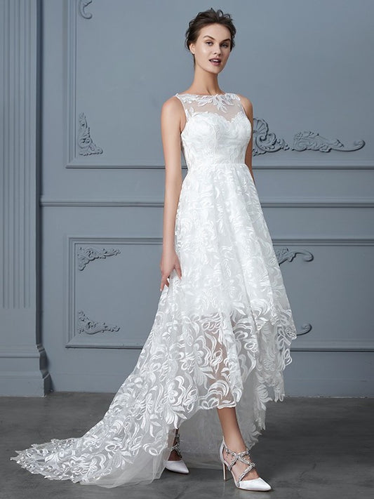 A-Line/Princess Asymmetrical Scoop Sleeveless Lace Wedding Dresses