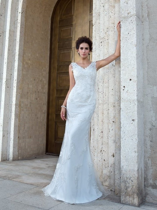 Sleeveless Trumpet/Mermaid Long Applique V-neck Net Wedding Dresses