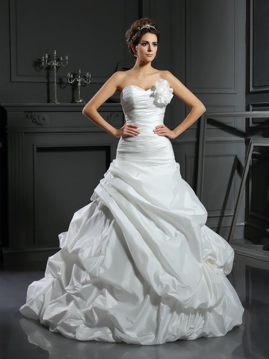 Ball Hand-Made Long Gown Sleeveless Sweetheart Flower Satin Wedding Dresses