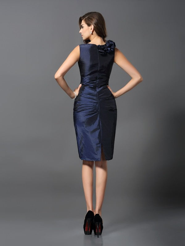 Katelynn Sheath/Column V-neck Hand-Made Flower Homecoming Dresses Sleeveless Short Taffeta Cocktail Dresses