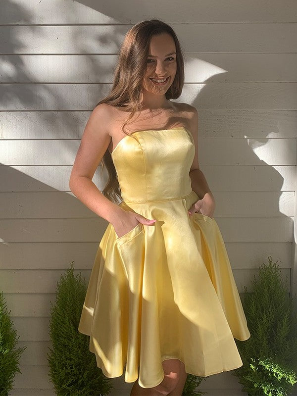 Ruffles Satin Sleeveless A-Line/Princess Strapless Short/Mini Homecoming Dresses