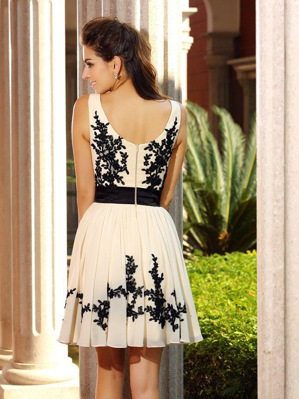 A-Line/Princess Homecoming Dresses Square Applique Lucille Sleeveless Short Chiffon Cocktail Dresses