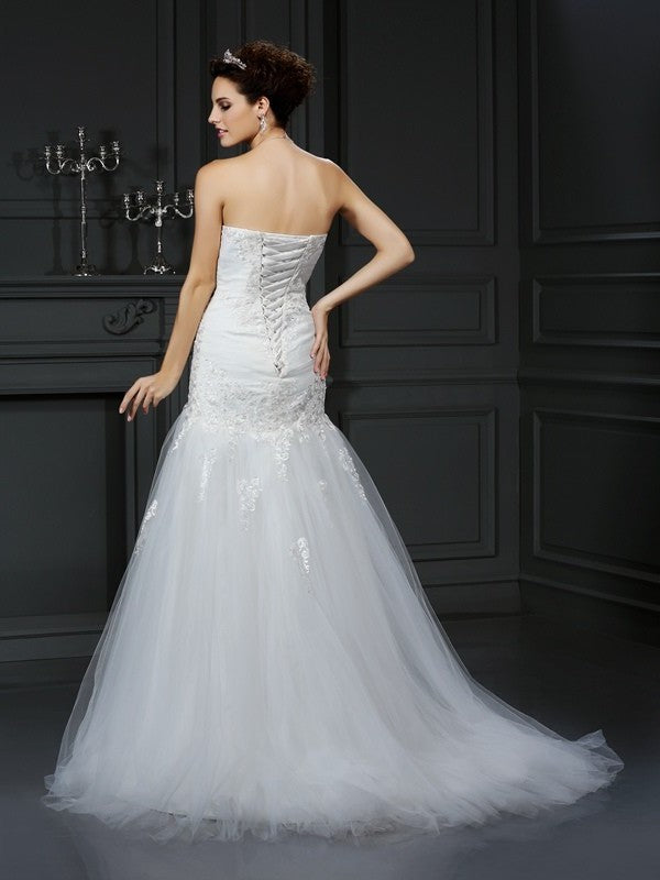 Strapless Lace Sheath/Column Long Sleeveless Satin Wedding Dresses