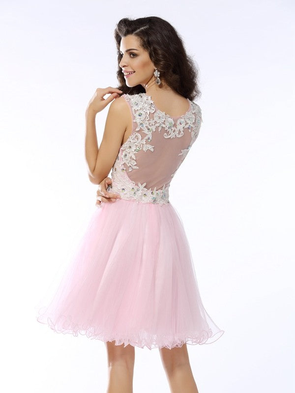 A-Line/Princess Homecoming Dresses Sweetheart Applique Sleeveless Short Satin Danica Cocktail Dresses