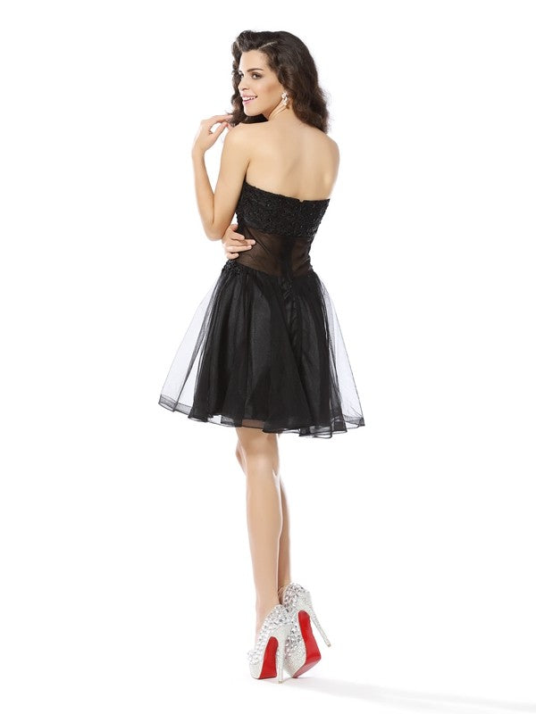 A-Line/Princess Sweetheart Applique Nia Sleeveless Short Satin Homecoming Dresses Cocktail Dresses