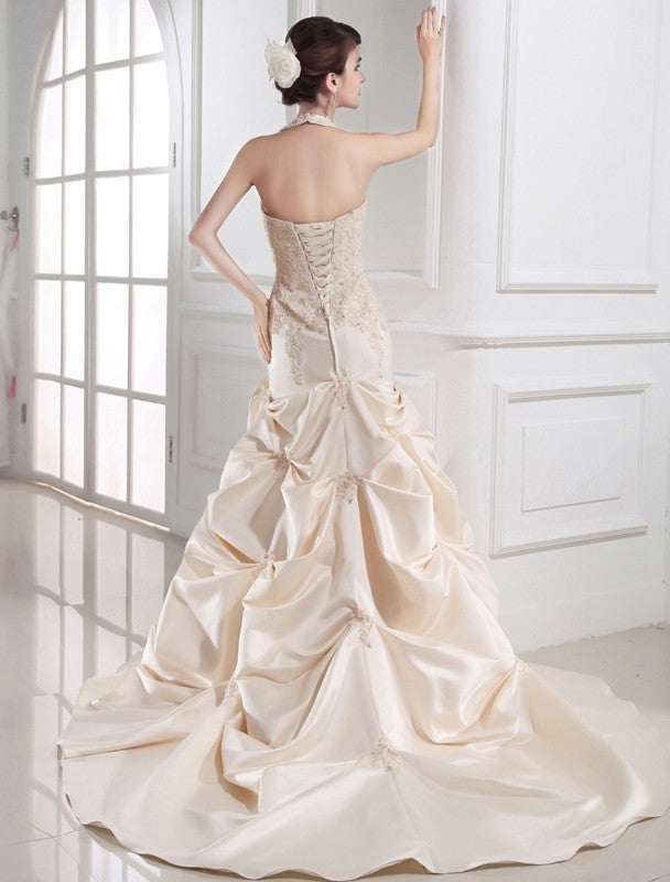 Sleeveless Halter Applique Beading Trumpet/Mermaid Satin Wedding Dresses