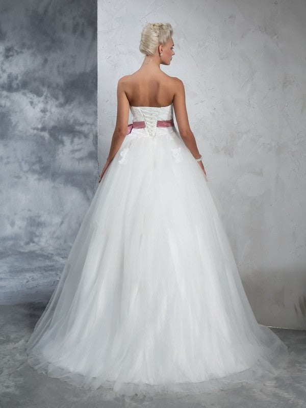 Sleeveless Ball Long Gown Bowknot Strapless Net Wedding Dresses