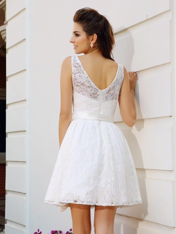 A-Line/Princess Scoop Sash/Ribbon/Belt Cocktail Homecoming Dresses Amani Lace Sleeveless Short Dresses