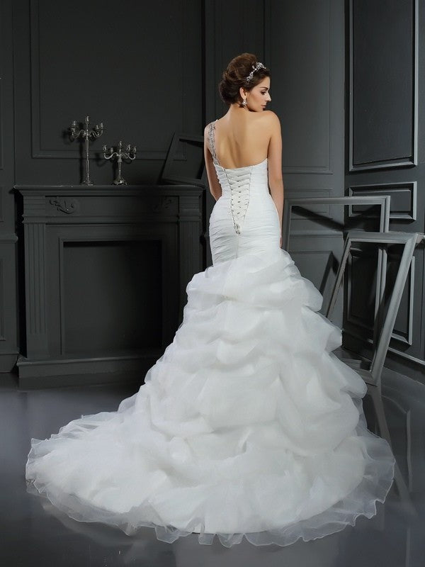 Sweetheart Ruffles Trumpet/Mermaid Long Sleeveless Satin Wedding Dresses