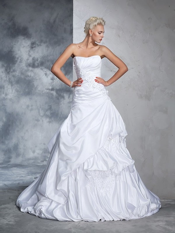 Long Strapless Sleeveless Gown Ball Applique Satin Wedding Dresses