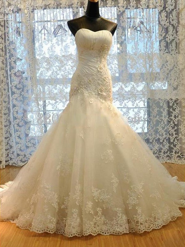 Tulle Sweetheart Applique Court Trumpet/Mermaid Sleeveless Train Wedding Dresses