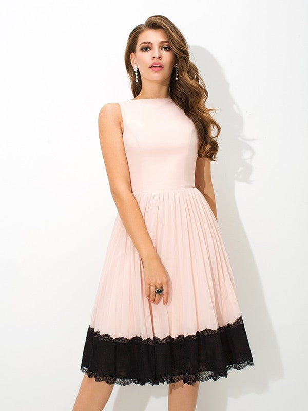 A-Line/Princess High Neck Lace Sleeveless Short Homecoming Dresses Chiffon Cocktail Dresses Emilie