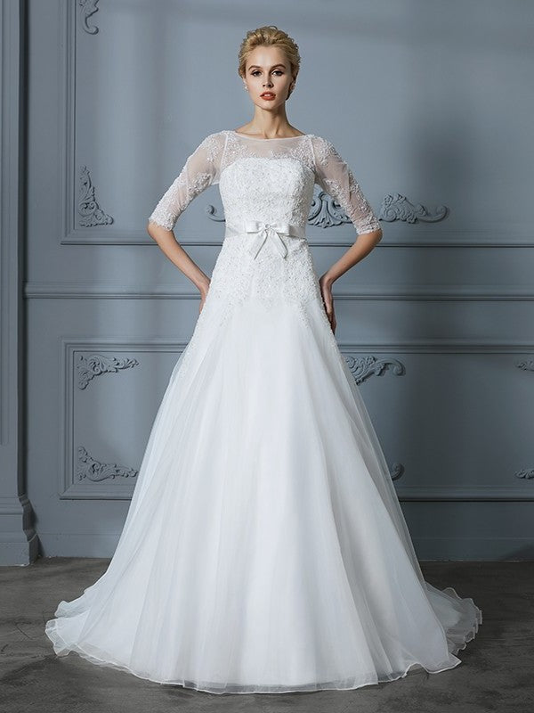 Lace Court Sleeves 1/2 Scoop Train A-Line/Princess Tulle Wedding Dresses