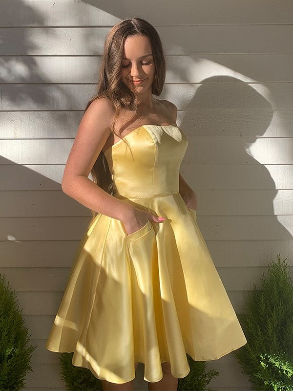 Ruffles Satin Sleeveless A-Line/Princess Strapless Short/Mini Homecoming Dresses