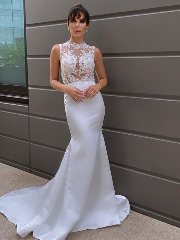 Applique Scoop Satin Sleeveless Court Trumpet/Mermaid Train Wedding Dresses