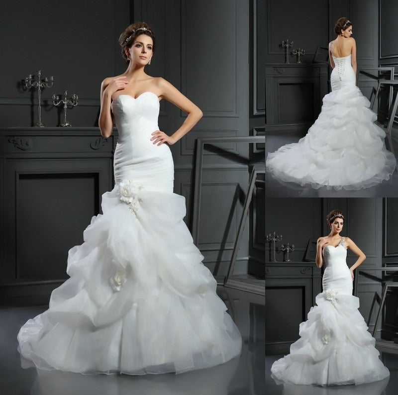 Sweetheart Ruffles Trumpet/Mermaid Long Sleeveless Satin Wedding Dresses